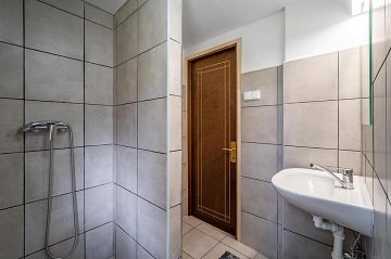 2 Chaty a baz�n - Lu�ick� hory - �esk� �v�carsko