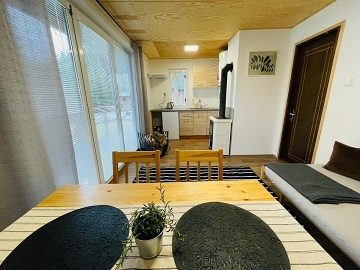 2 Chaty a baz�n - Lu�ick� hory - �esk� �v�carsko