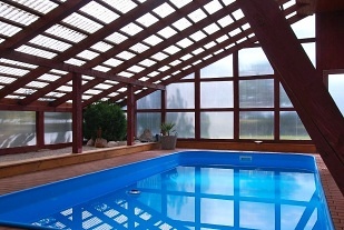 Chalupa a kryt� baz�n - �esk� r�j - Turnovsko