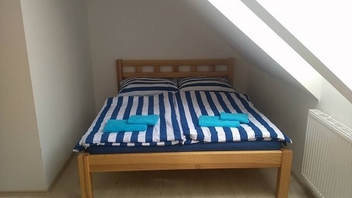 Chalupa s baz�nem a vinn� sklep - ji�n� Morava