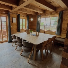 Roubenka a koupac� jez�rko s wellness - Mon�nec