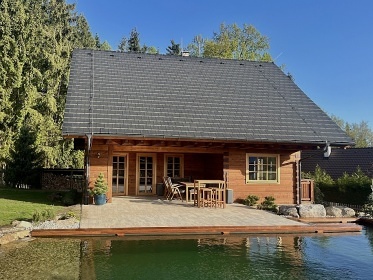 Roubenka a koupac� jez�rko s wellness - Mon�nec