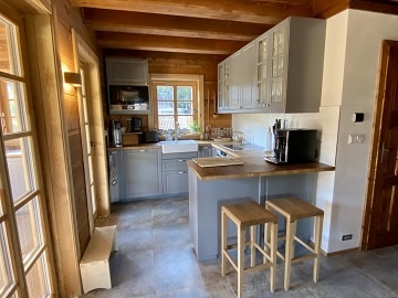 Roubenka a koupac� jez�rko s wellness - Mon�nec