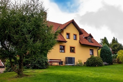 Chalupa a baz�n - �esk� �v�carsko - hrad �aun�tejn