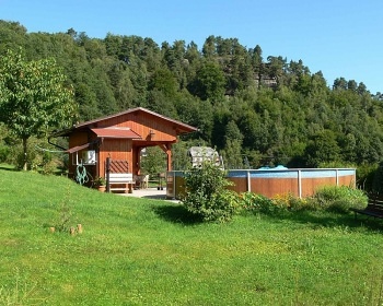 Chalupa a baz�n - �esk� �v�carsko - hrad �aun�tejn