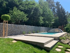 Chalupa s baz�nem - u Slapsk� p�ehrady