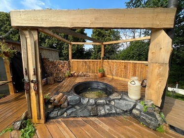 Glamping u rybníka s wellness - Lužické hory