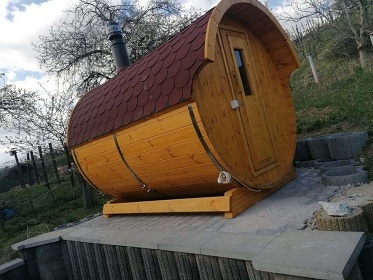 Chata a vinný sklep - sauna a koupací sud - Mutěnice