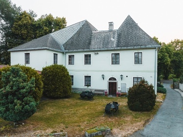 Chalupa CHKO �umava - hrad a z�mek Velhartice