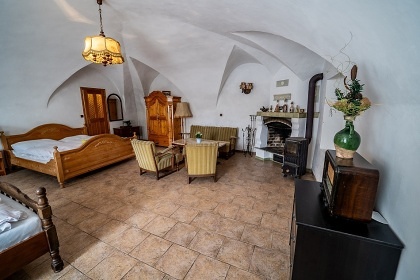 Chalupa CHKO �umava - hrad a z�mek Velhartice