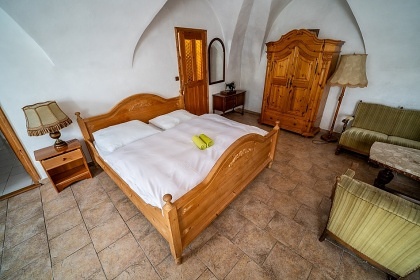 Chalupa CHKO �umava - hrad a z�mek Velhartice