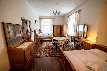 Chalupa CHKO �umava - hrad a z�mek Velhartice