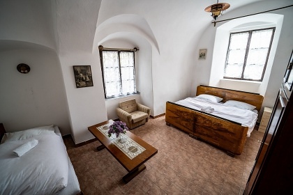 Chalupa CHKO �umava - hrad a z�mek Velhartice