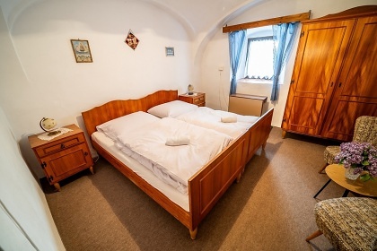 Chalupa CHKO �umava - hrad a z�mek Velhartice