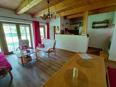 Rodinn� chalupa s baz�nem - Ho�ej�� Chalupy