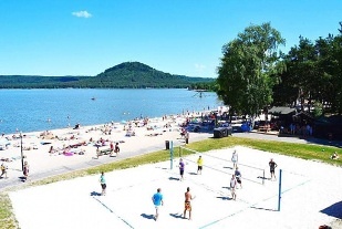 Chaty u M�chova jezera - Born� a hrad Bezd�z