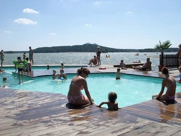 Chaty u M�chova jezera - Born� a hrad Bezd�z