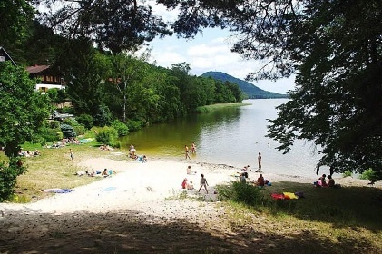 Chaty u M�chova jezera - Born� a hrad Bezd�z