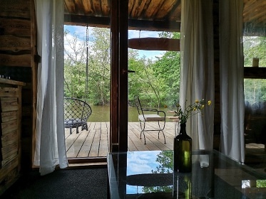 Srub a rybolov - samota u lesa - ZOO Chleby
