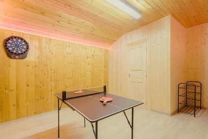 Chalupa s baz�nem - hrad Tol�tejn - Lu�ick� hory