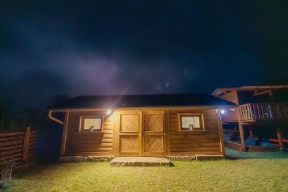 Chalupa s baz�nem - hrad Tol�tejn - Lu�ick� hory