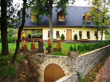 Chata s bazénem a wellness - Štiavnické vrchy