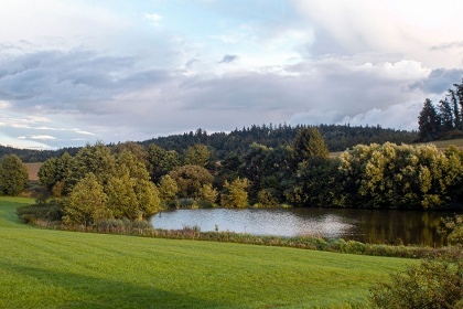 Otočný glamping u rybníka - CHKO Brdy - Březnice