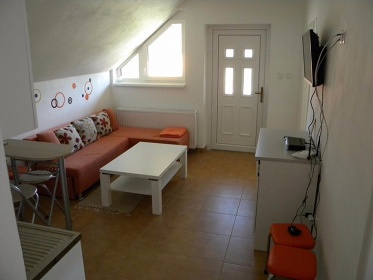 Chata s apartmány - Krásnohorské Podhradí