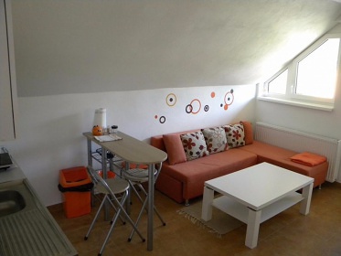 Chata s apartmány - Krásnohorské Podhradí