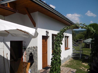 Chata s apartmány - Krásnohorské Podhradí