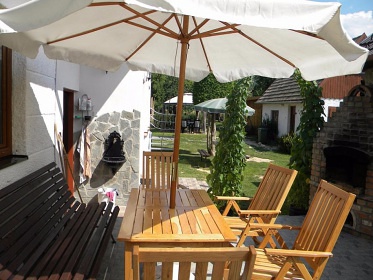 Chata s apartmány - Krásnohorské Podhradí