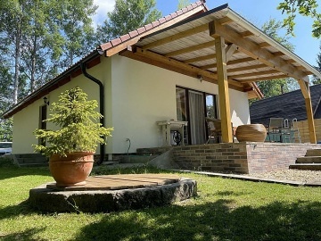 Chata bazén a loďka - CHKO Třeboňsko - Cep