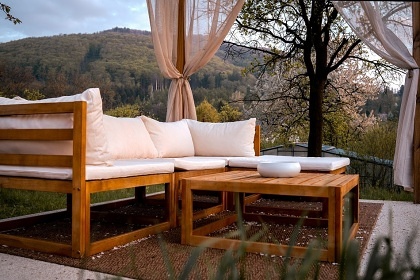 Glamping Morava - Host�nsk� vrchy - hrad Helf�t�n