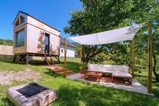 Nov� objekt: Glamping Morava - Host�nsk� vrchy - hrad Helf�t�n 1M-206