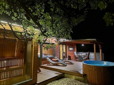 Wellness glamping Prusiny - Netunice - hrad Radyně