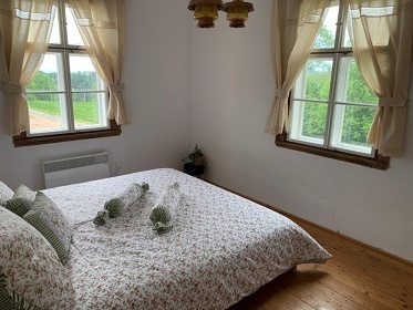 Chalupa baz�n a koupac� sud - Orlick� hory