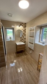 Chalupa baz�n a koupac� sud - Orlick� hory