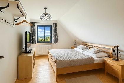 Chalupa s jez�rkem - Novohradsk� hory - Dobr� Voda