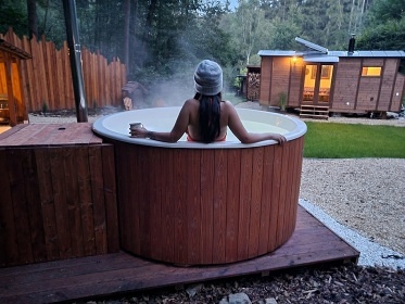 Glamping s wellness - Čelina - přehrada Slapy