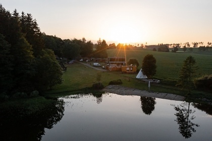 Chata s v�hledem na rybn�k - ���rsk� vrchy