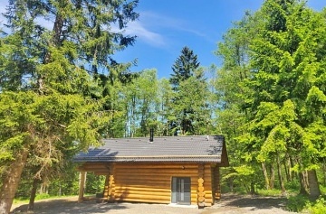 Wellness srub a koupac� jezero - Novohradsk� hory