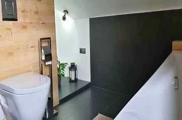 Wellness srub a koupac� jezero - Novohradsk� hory