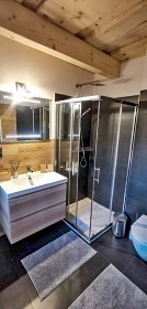 Wellness srub a koupac� jezero - Novohradsk� hory