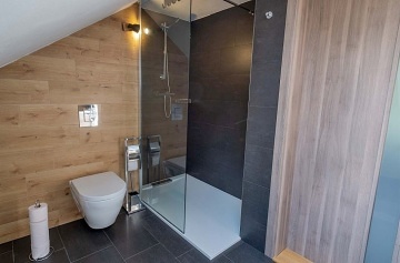 Wellness srub a koupac� jezero - Novohradsk� hory