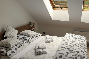 Wellness srub a koupac� jezero - Novohradsk� hory