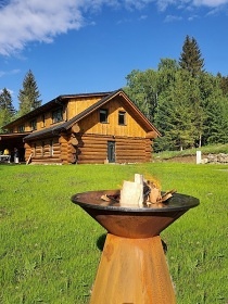 Wellness srub a koupac� jezero - Novohradsk� hory