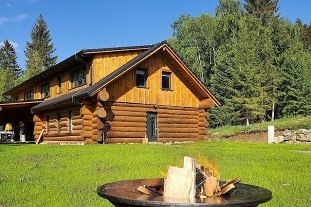 Nov� objekt: Wellness srub a koupac� jezero - Novohradsk� hory 2C-252