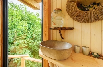 Glamping v korun�ch strom� - v�hled na Je�t�d