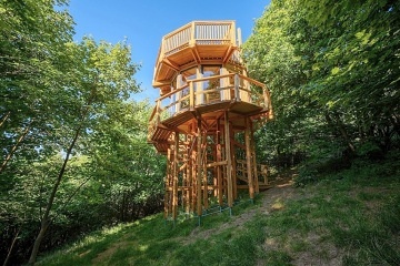 Glamping v korun�ch strom� - v�hled na Je�t�d