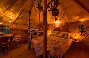 Glamping Treehouse a sauna - v�hled na Je�t�d